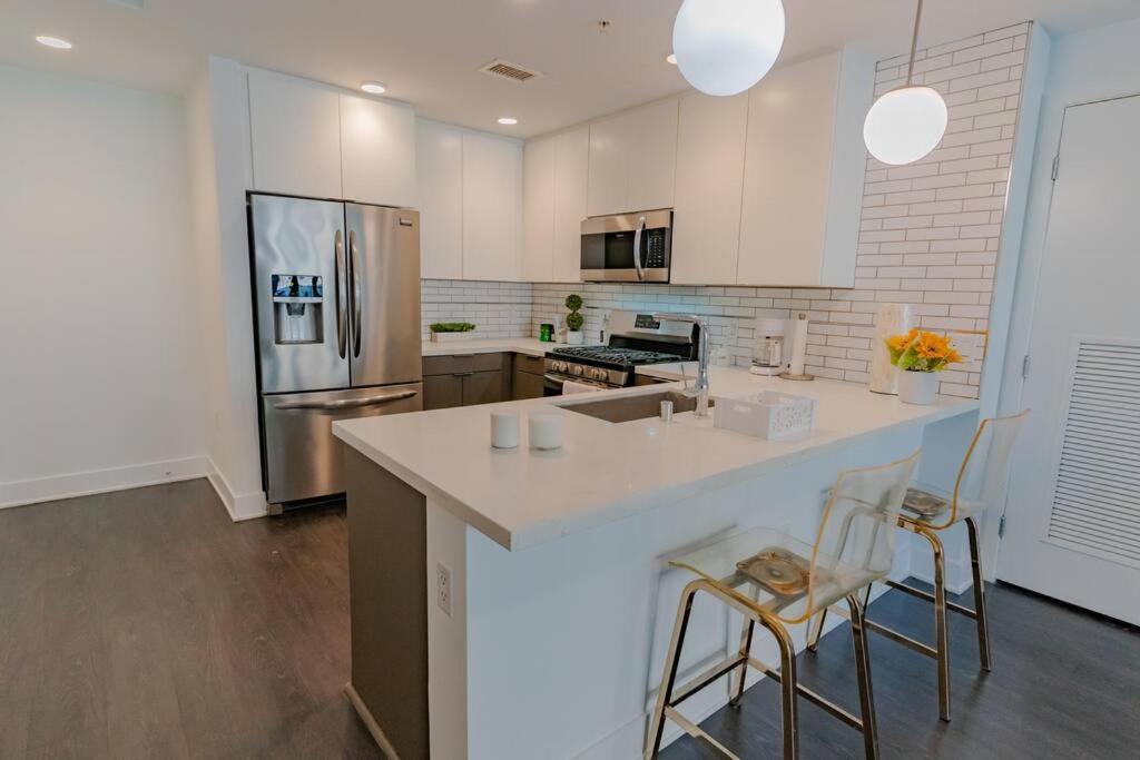 Downtown Paradise Escape With 2 Pools / Hot Tubs Apartment Los Angeles Exterior photo
