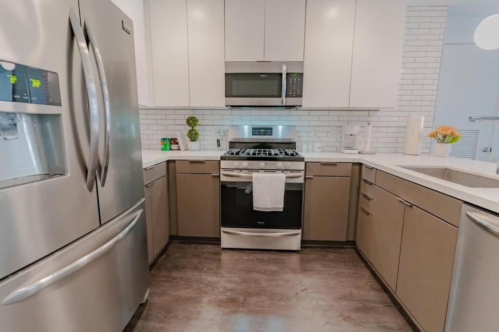 Downtown Paradise Escape With 2 Pools / Hot Tubs Apartment Los Angeles Exterior photo